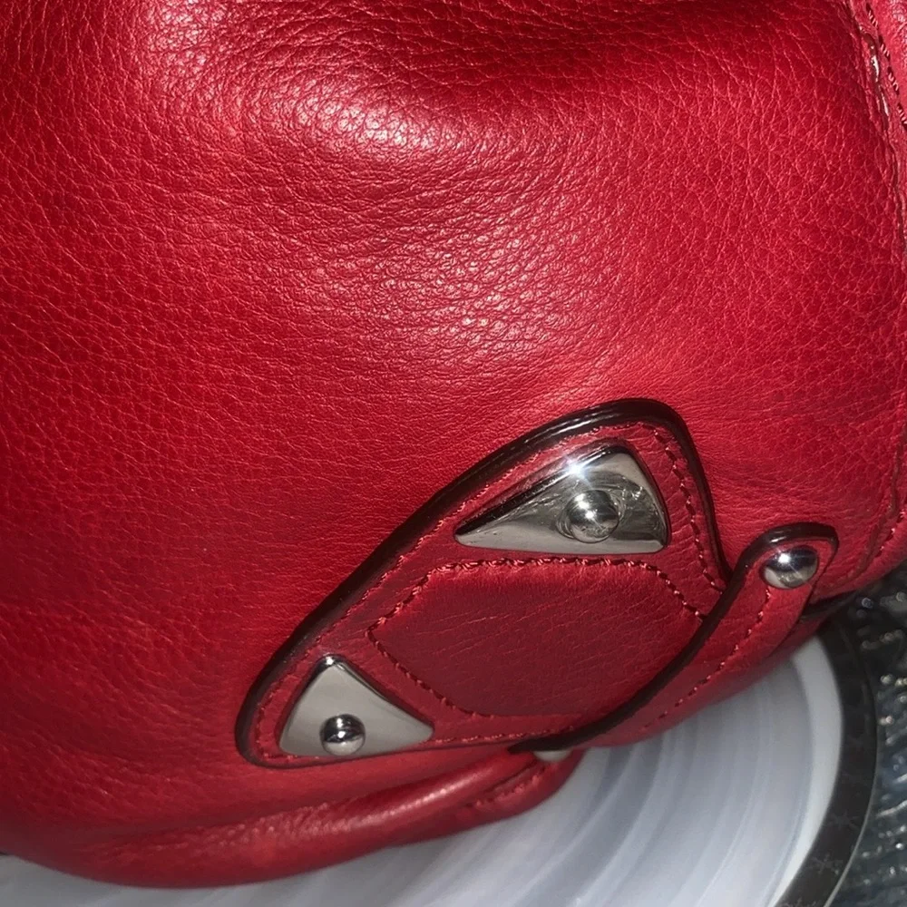 B. Makowsky cranberry red Shoulder bag! EUC! - Picture 8 of 16